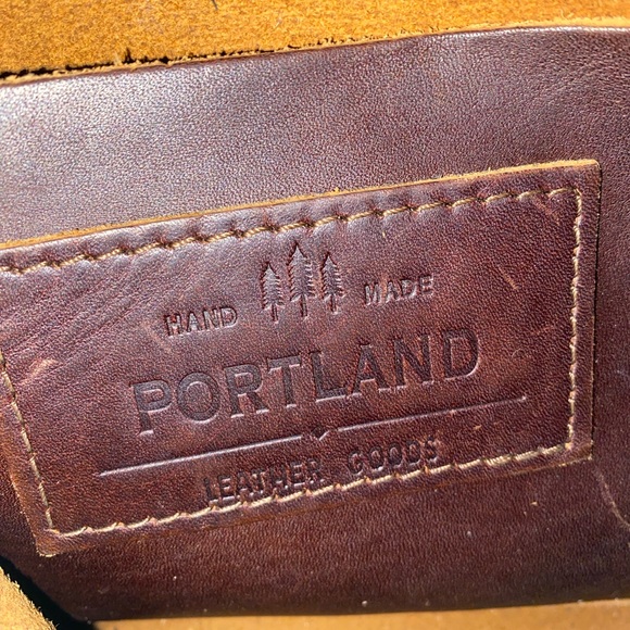 Portland Leather Goods Triangle Shoulder Bag Purse Grizzly - Picture 8 of 8